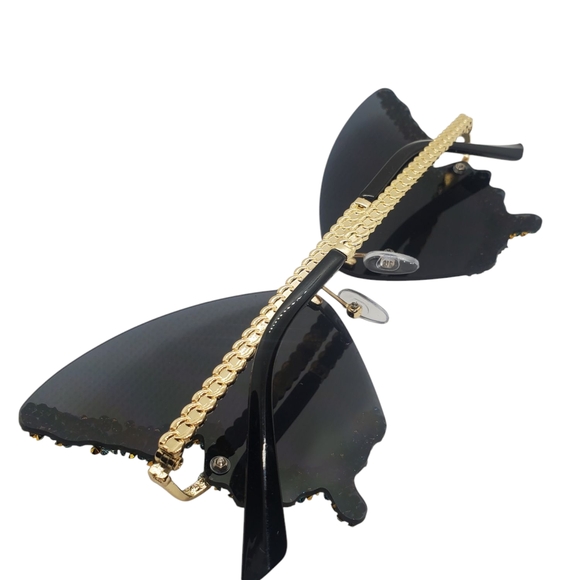 Elegant Black and Gold Sunglasses - Picture 4 of 4